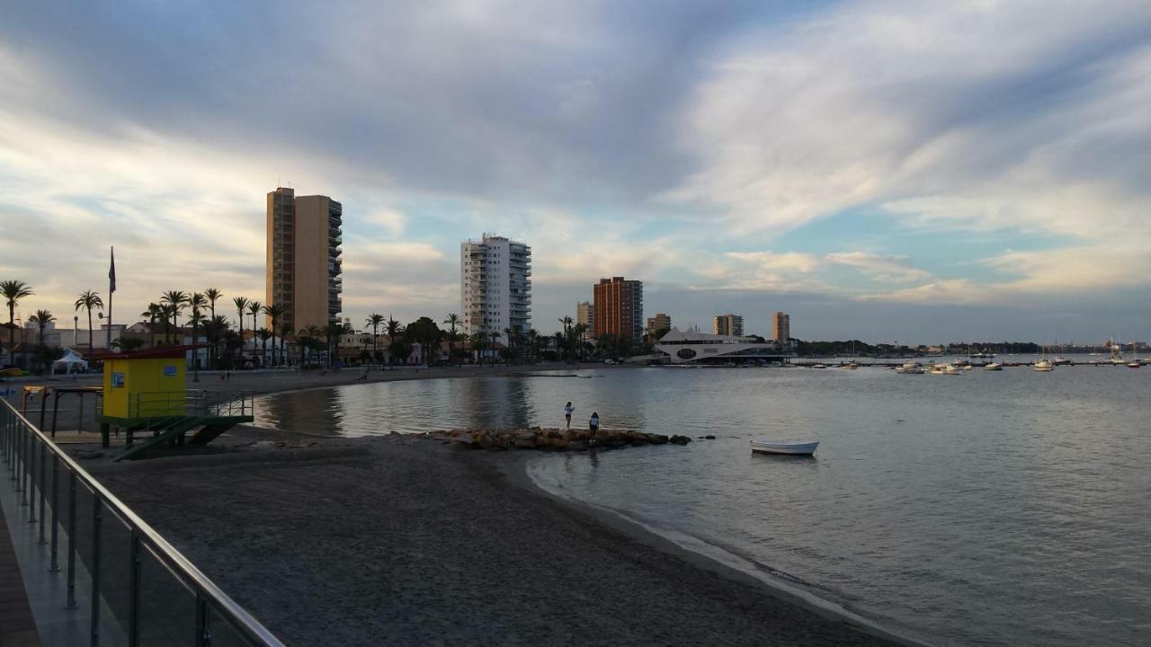 דירות סנטיאגו דה לה ריברה Viviendas Moreno Mar Menor מראה חיצוני תמונה